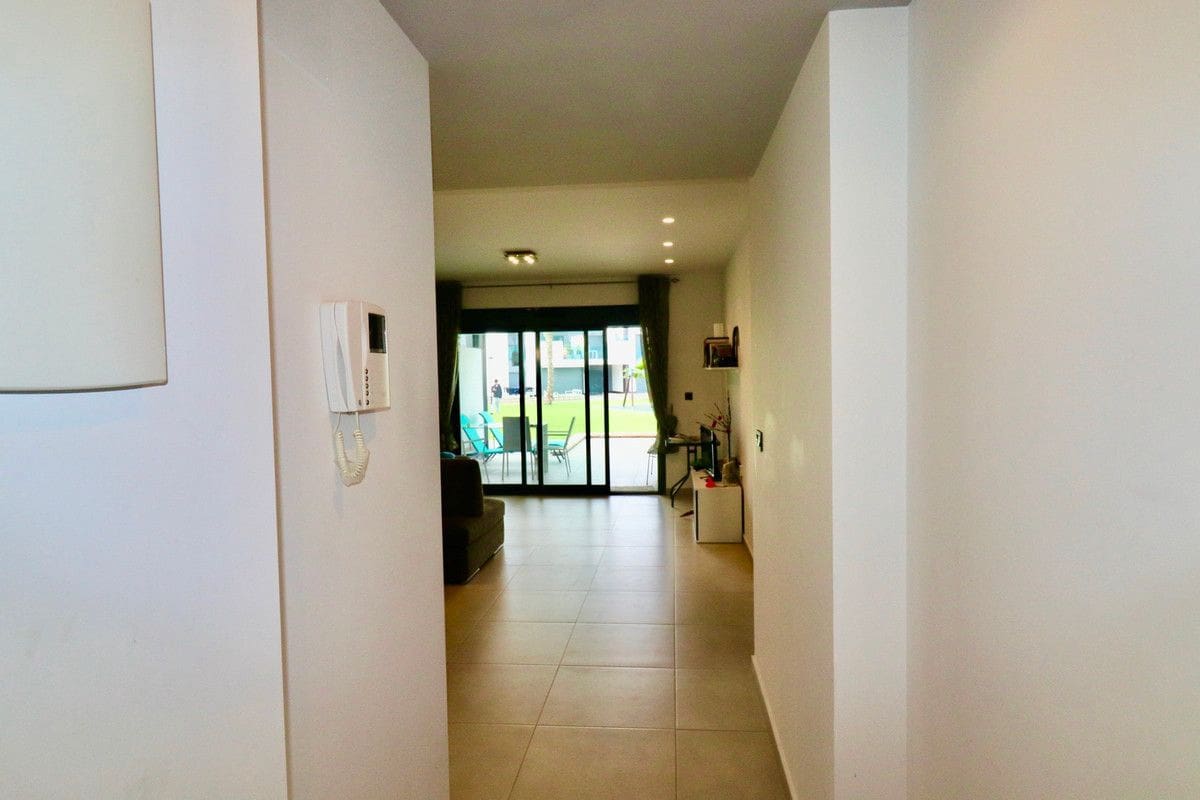 3 soveværelse Lejlighed til salg i Guardamar del Segura med swimmingpool - € 269.500 (Ref: 10028711)