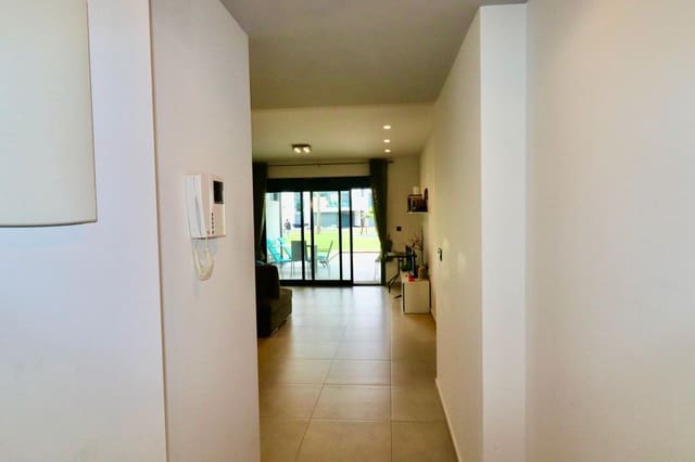 3 soveværelse Lejlighed til salg i Guardamar del Segura med swimmingpool - € 269.500 (Ref: 10028711)