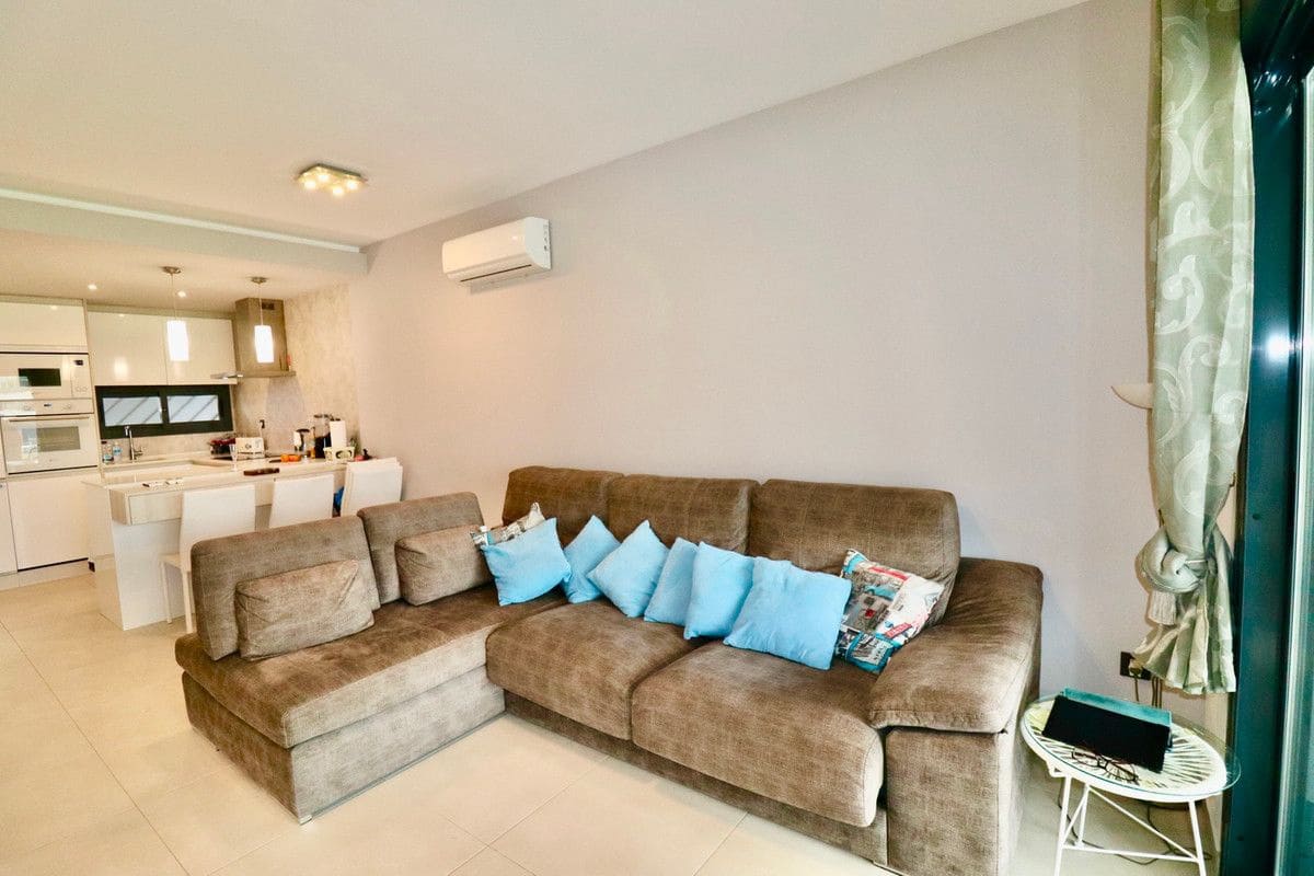 3 soveværelse Lejlighed til salg i Guardamar del Segura med swimmingpool - € 269.500 (Ref: 10028711)
