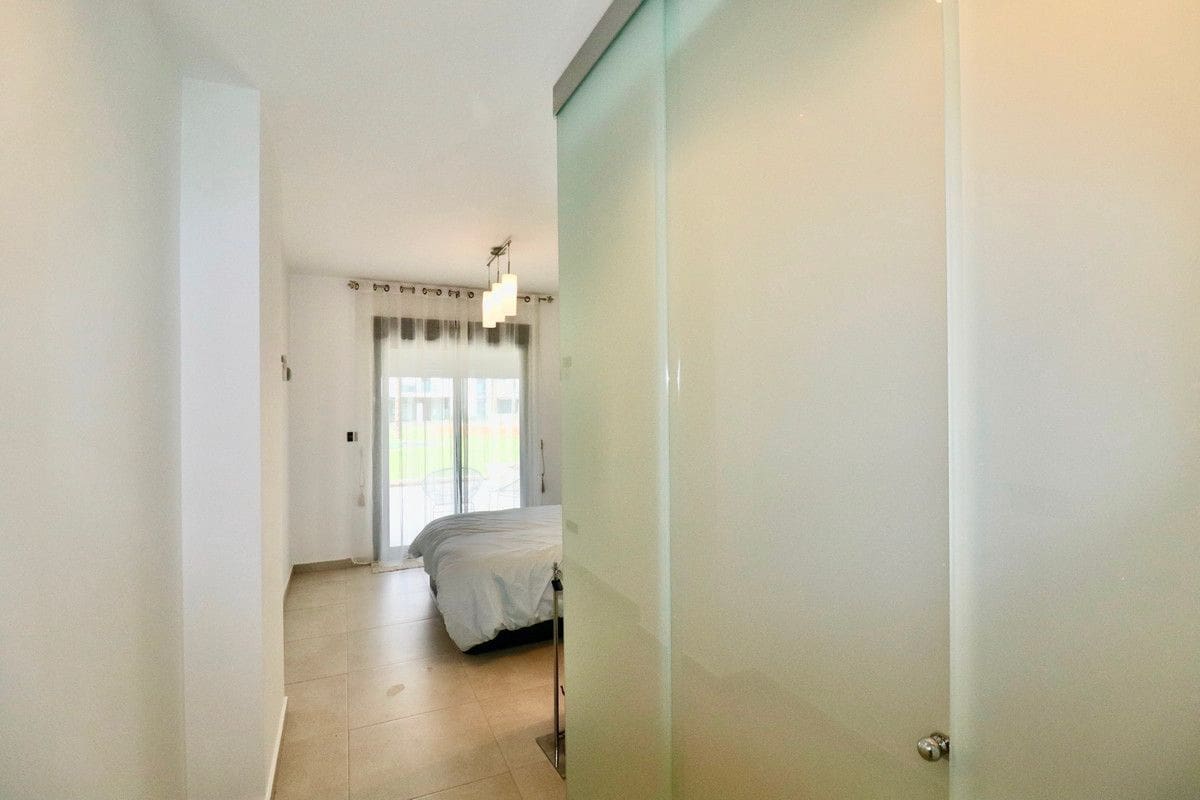 3 soveværelse Lejlighed til salg i Guardamar del Segura med swimmingpool - € 269.500 (Ref: 10028711)
