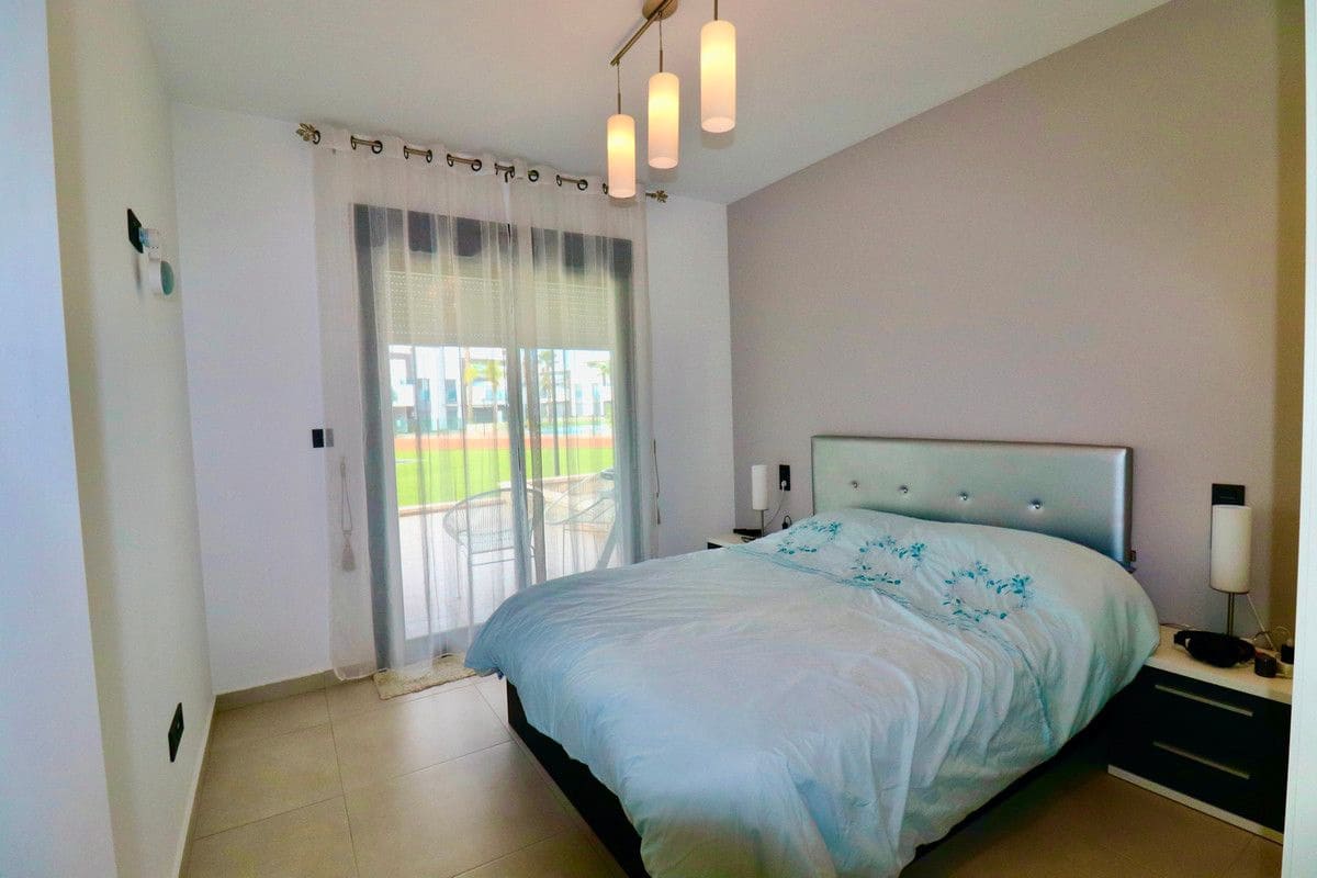 3 soveværelse Lejlighed til salg i Guardamar del Segura med swimmingpool - € 269.500 (Ref: 10028711)