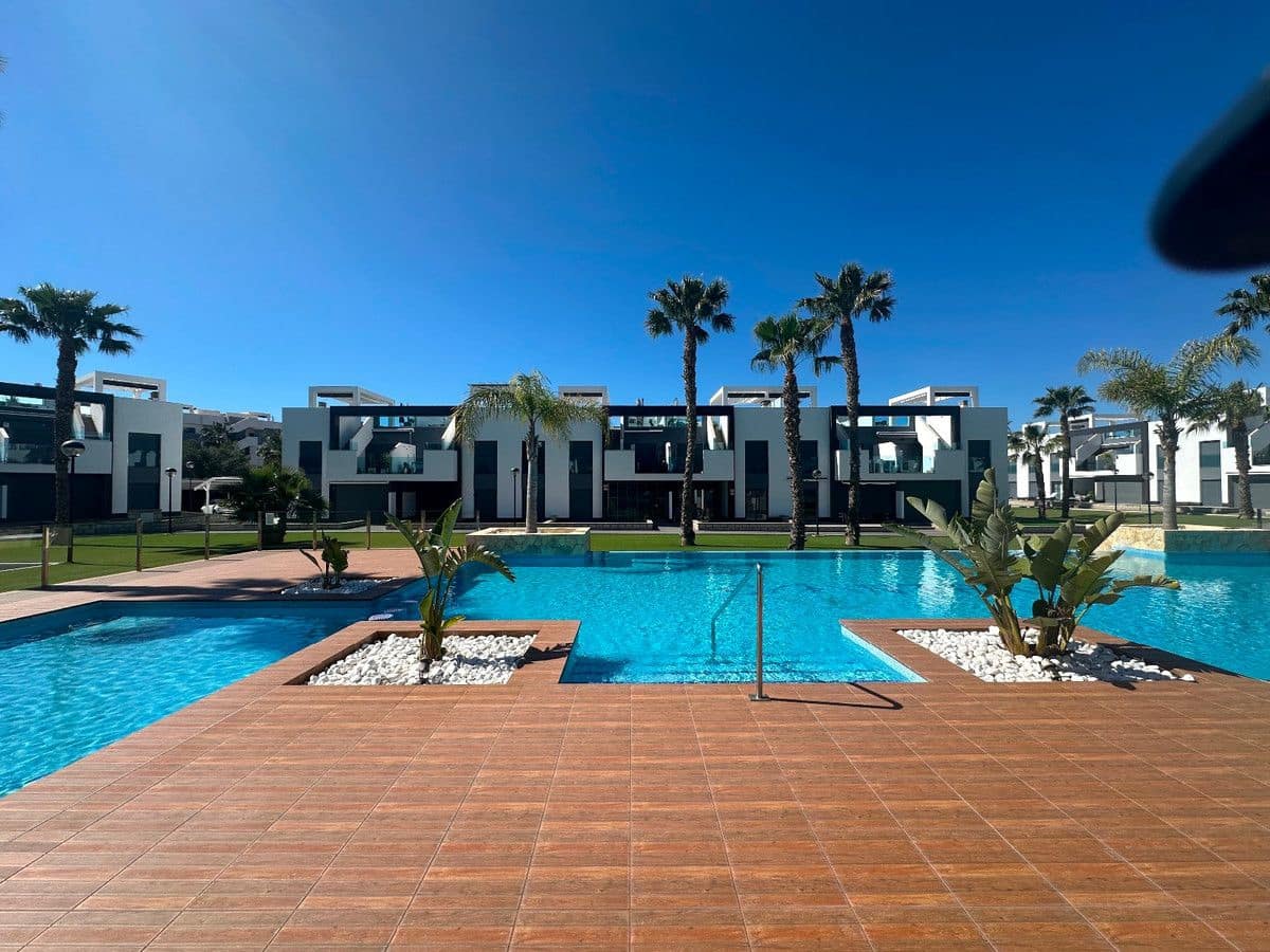 3 soveværelse Lejlighed til salg i Guardamar del Segura med swimmingpool - € 269.500 (Ref: 10028711)