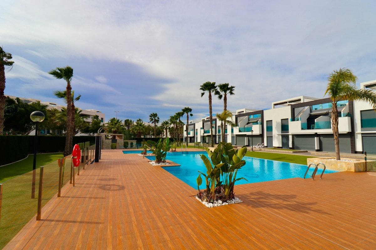 3 soveværelse Lejlighed til salg i Guardamar del Segura med swimmingpool - € 269.500 (Ref: 10028711)