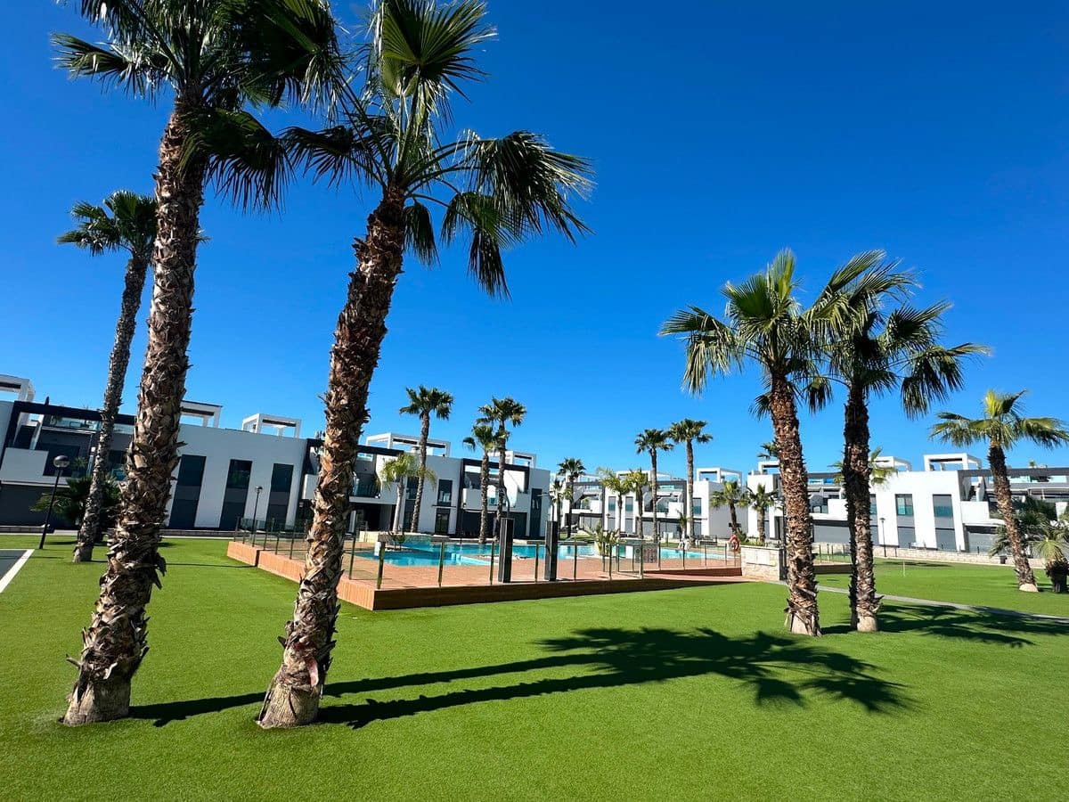 3 soveværelse Lejlighed til salg i Guardamar del Segura med swimmingpool - € 269.500 (Ref: 10028711)