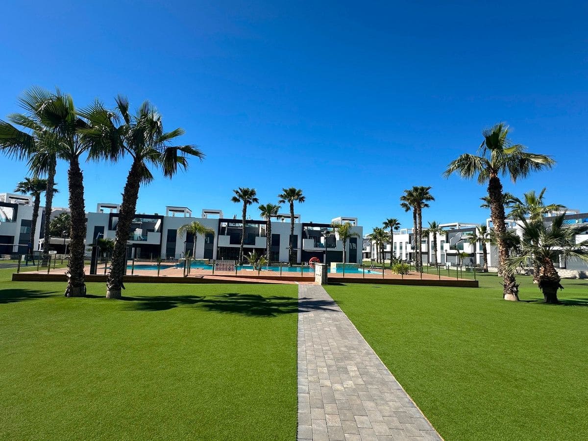 3 soveværelse Lejlighed til salg i Guardamar del Segura med swimmingpool - € 269.500 (Ref: 10028711)