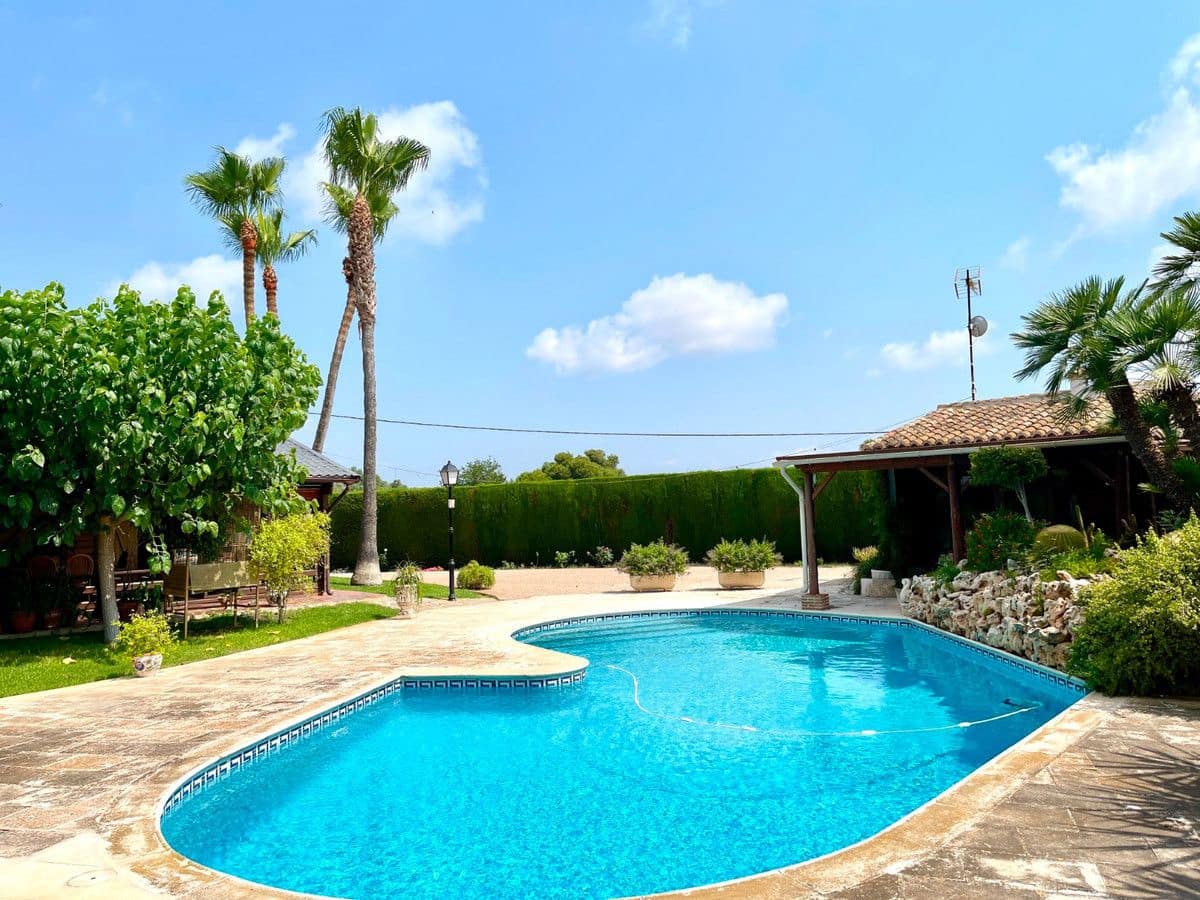 4 Zimmer Villa zu verkaufen in La Marina mit Pool - 476.000 € (Ref: 10028714)