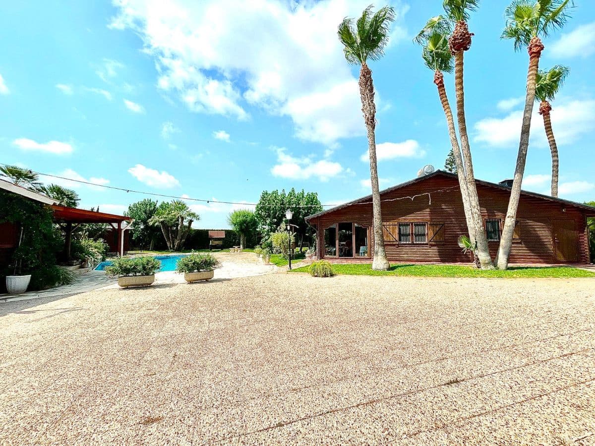 4 Zimmer Villa zu verkaufen in La Marina mit Pool - 476.000 € (Ref: 10028714)