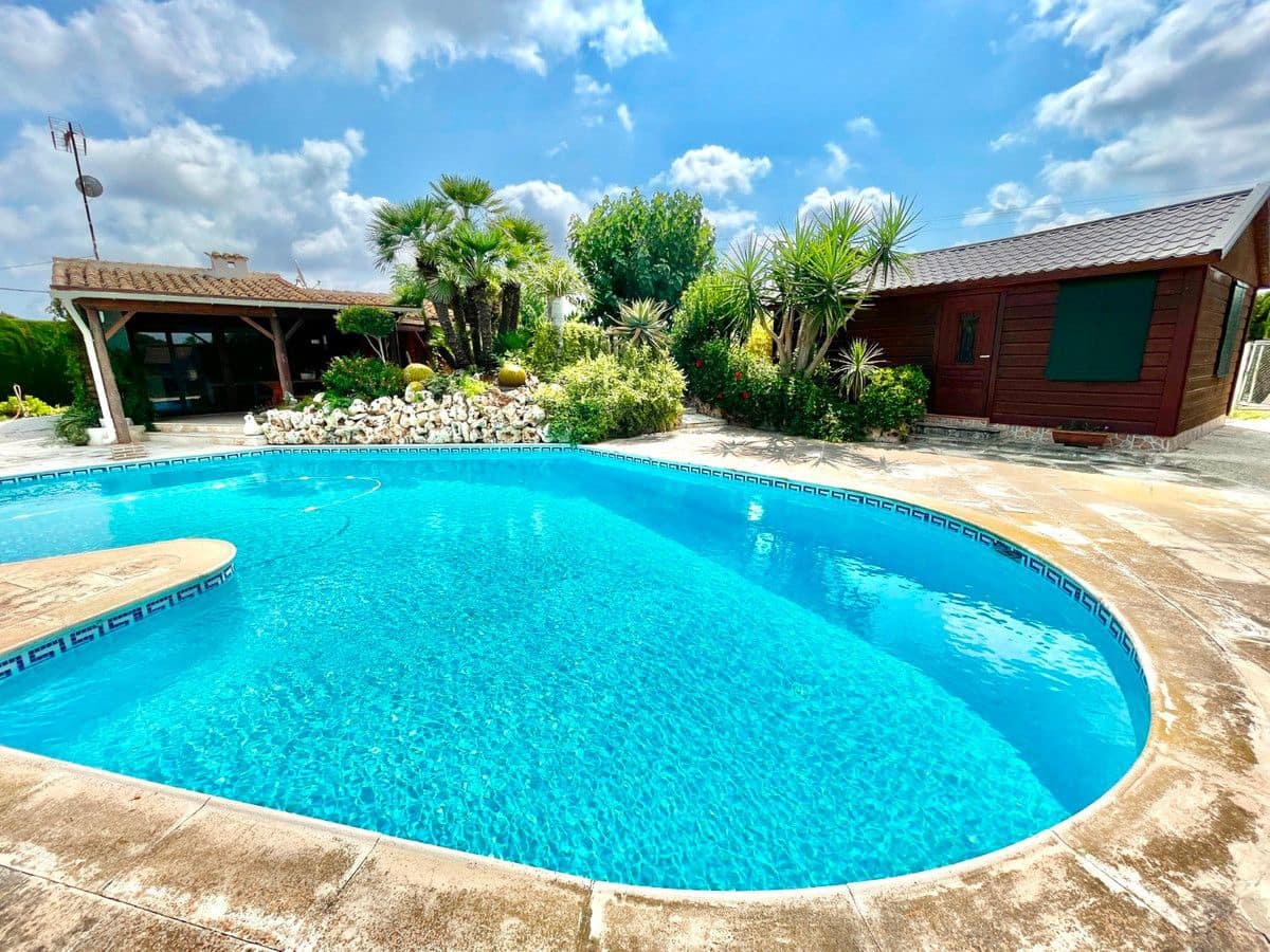 4 Zimmer Villa zu verkaufen in La Marina mit Pool - 476.000 € (Ref: 10028714)