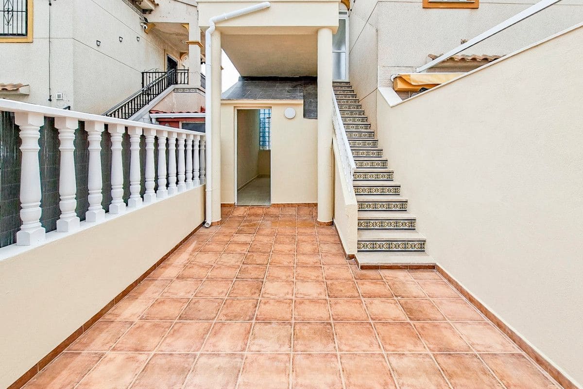 2 sovrum Villa till salu i Torrevieja med pool - 169 000 € (Ref: 10028716)