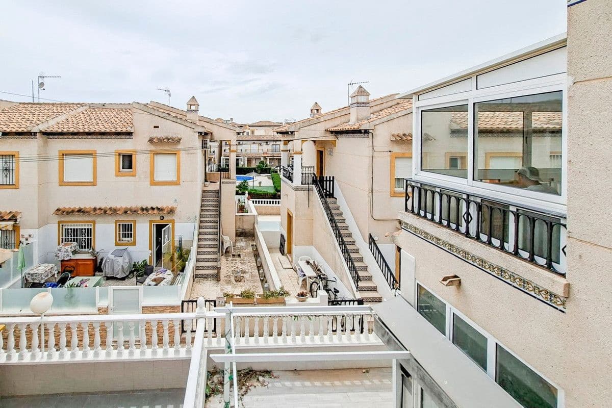 2 sovrum Villa till salu i Torrevieja med pool - 169 000 € (Ref: 10028716)