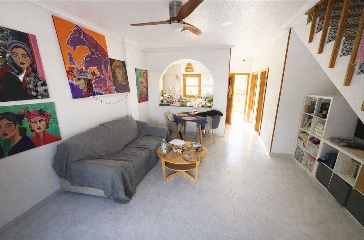 3 soveværelse Rækkehus til salg i Rojales med swimmingpool - € 215.000 (Ref: 10028723)