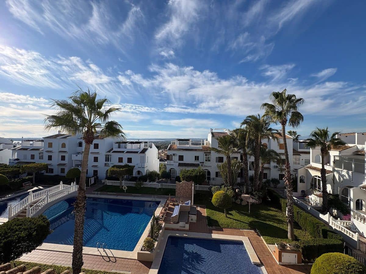 3 soveværelse Rækkehus til salg i Rojales med swimmingpool - € 215.000 (Ref: 10028723)