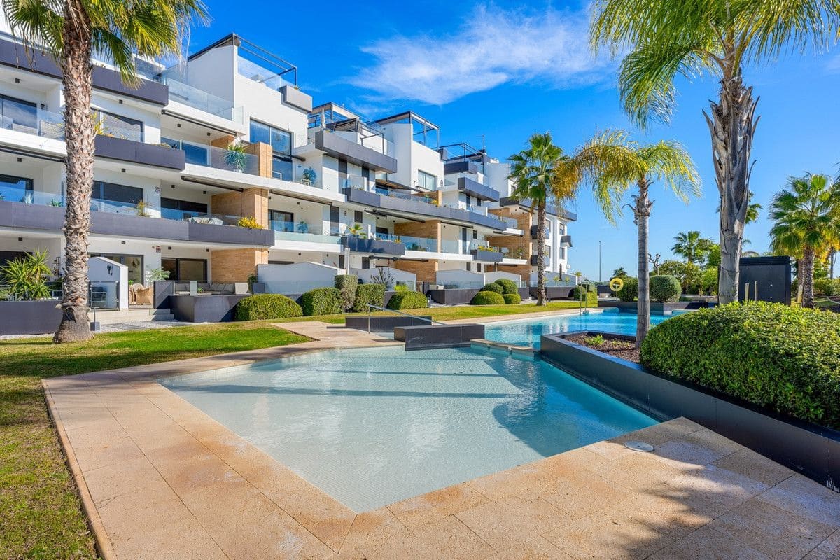 3 soveværelse Lejlighed til salg i Orihuela Costa med swimmingpool - € 639.000 (Ref: 10028725)
