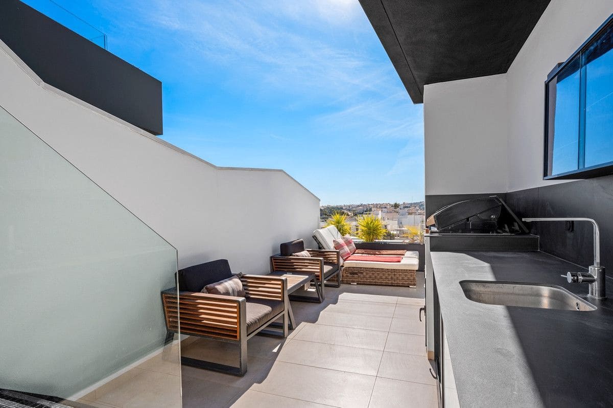 3 soveværelse Lejlighed til salg i Orihuela Costa med swimmingpool - € 639.000 (Ref: 10028725)