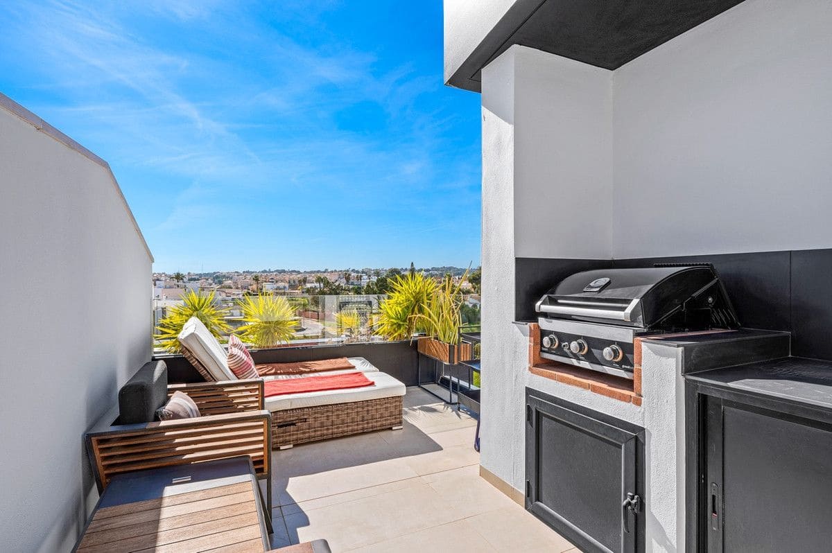 3 soveværelse Lejlighed til salg i Orihuela Costa med swimmingpool - € 639.000 (Ref: 10028725)