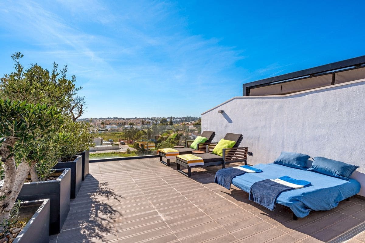 3 soveværelse Lejlighed til salg i Orihuela Costa med swimmingpool - € 639.000 (Ref: 10028725)
