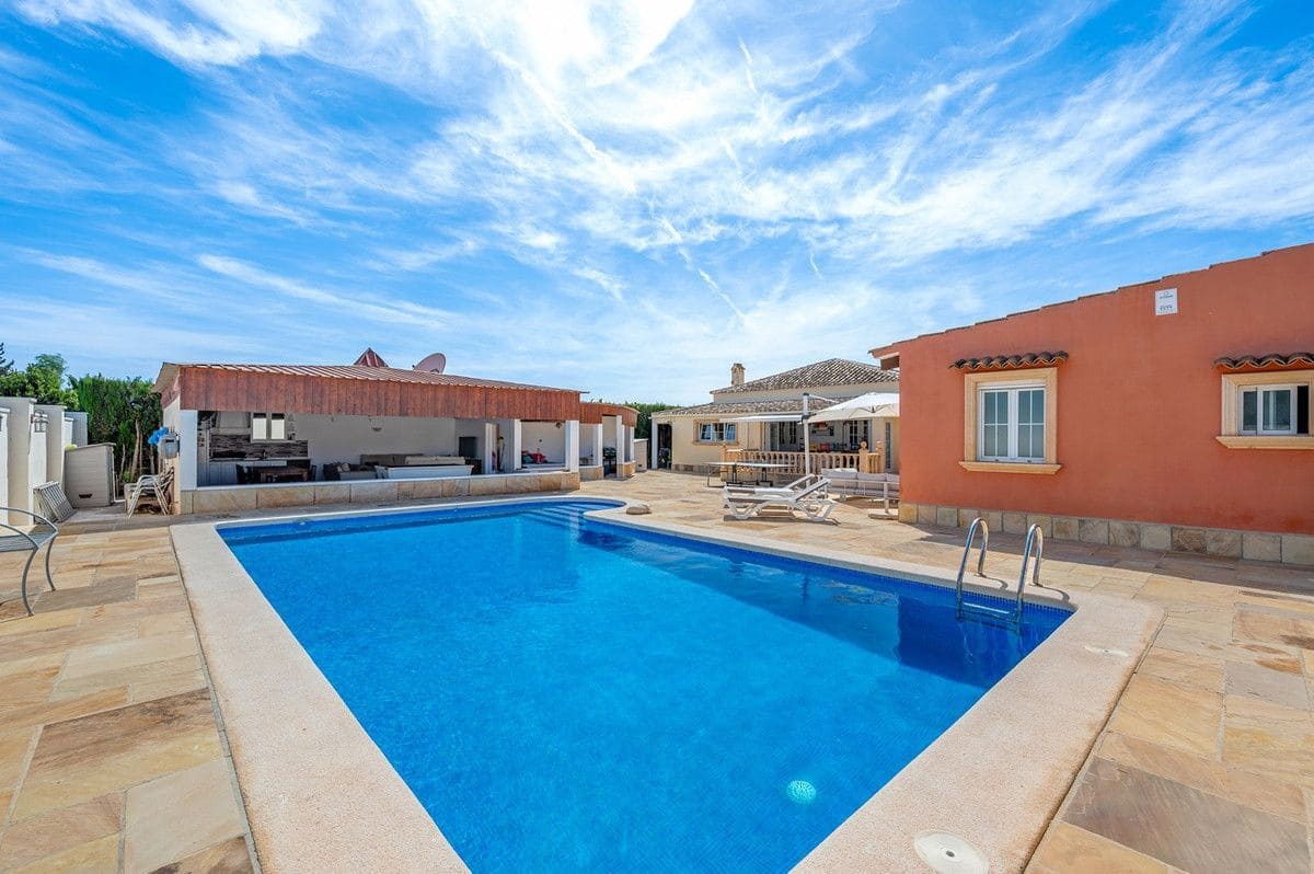 6 slaapkamer Finca/Landhuis te koop in Almoradi - € 595.000 (Ref: 10028727)