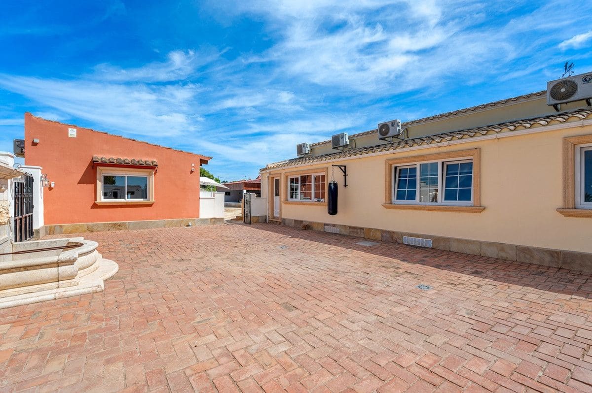 6 slaapkamer Finca/Landhuis te koop in Almoradi - € 595.000 (Ref: 10028727)