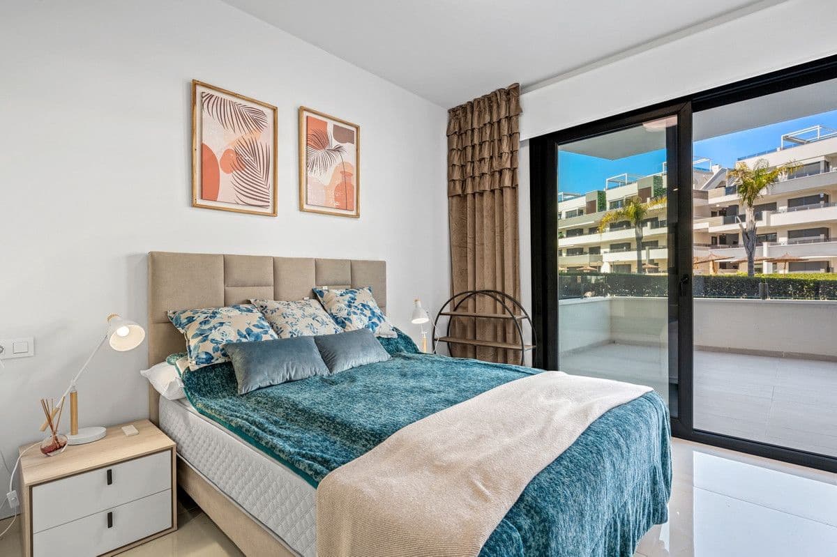 3 bedroom Apartment for sale in La Zenia with pool - € 589,900 (Ref: 10028728)