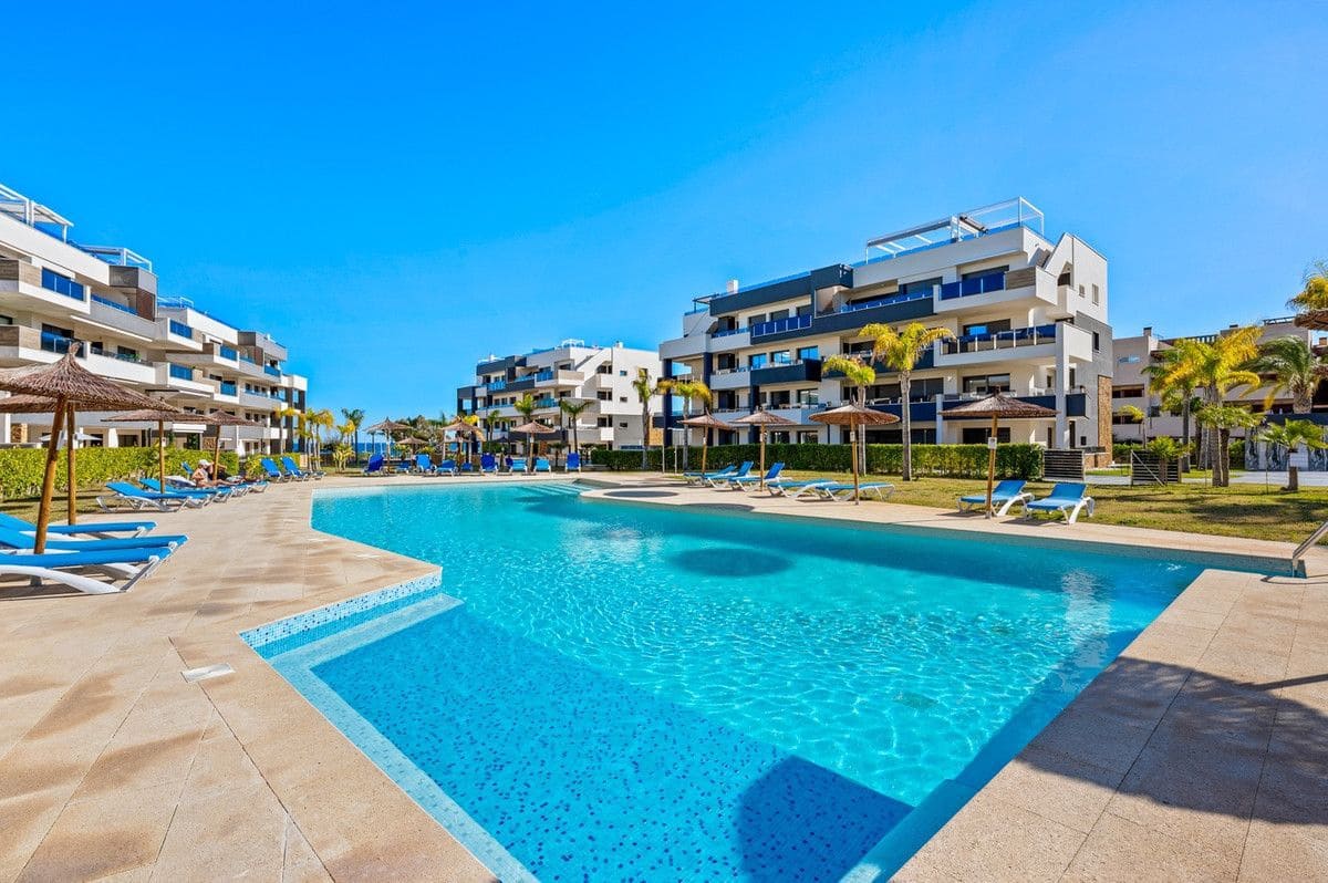 3 bedroom Apartment for sale in La Zenia with pool - € 589,900 (Ref: 10028728)