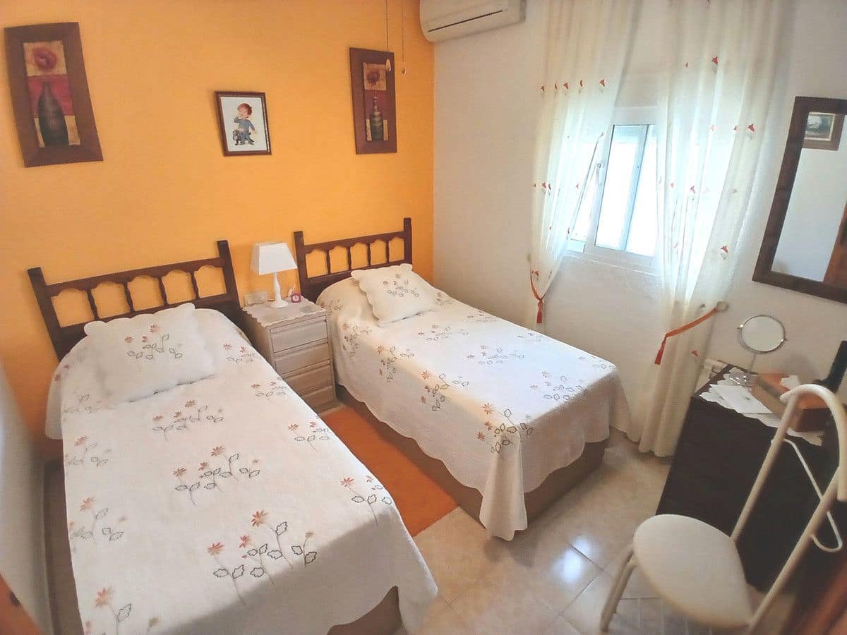 Chalet de 3 habitaciones en Orihuela Costa en venta con piscina - 364.950 € (Ref: 10028732)