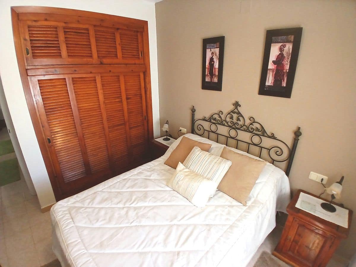 Chalet de 3 habitaciones en Orihuela Costa en venta con piscina - 364.950 € (Ref: 10028732)