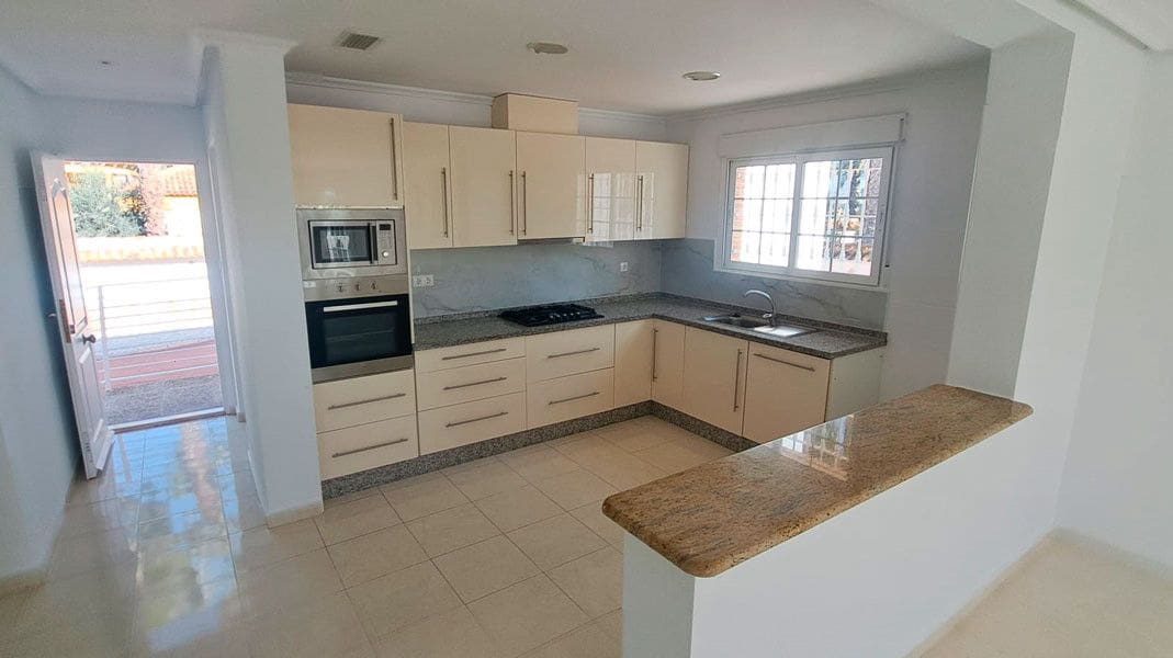 3 makuuhuone Huvila myytävänä paikassa Catral mukana uima-altaan - 440 000 € (Ref: 10028735)