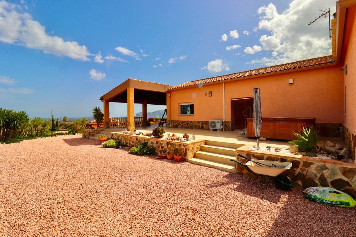 4 quarto Moradia para venda em Albatera com piscina - 540 000 € (Ref: 10028737)