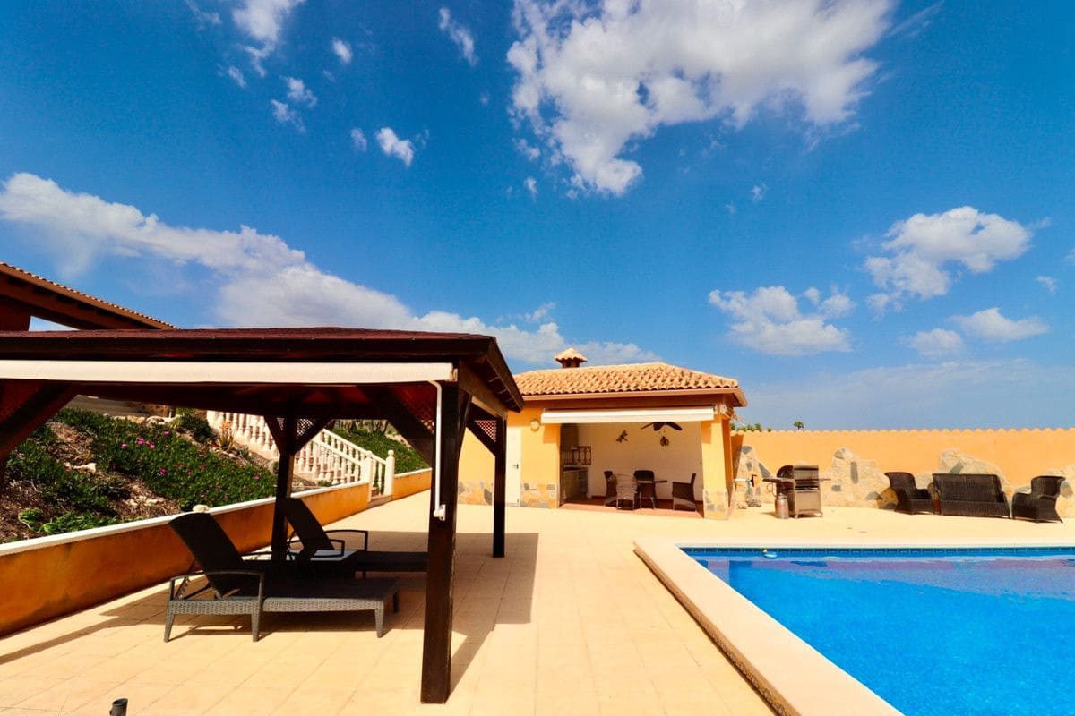 4 quarto Moradia para venda em Albatera com piscina - 540 000 € (Ref: 10028737)