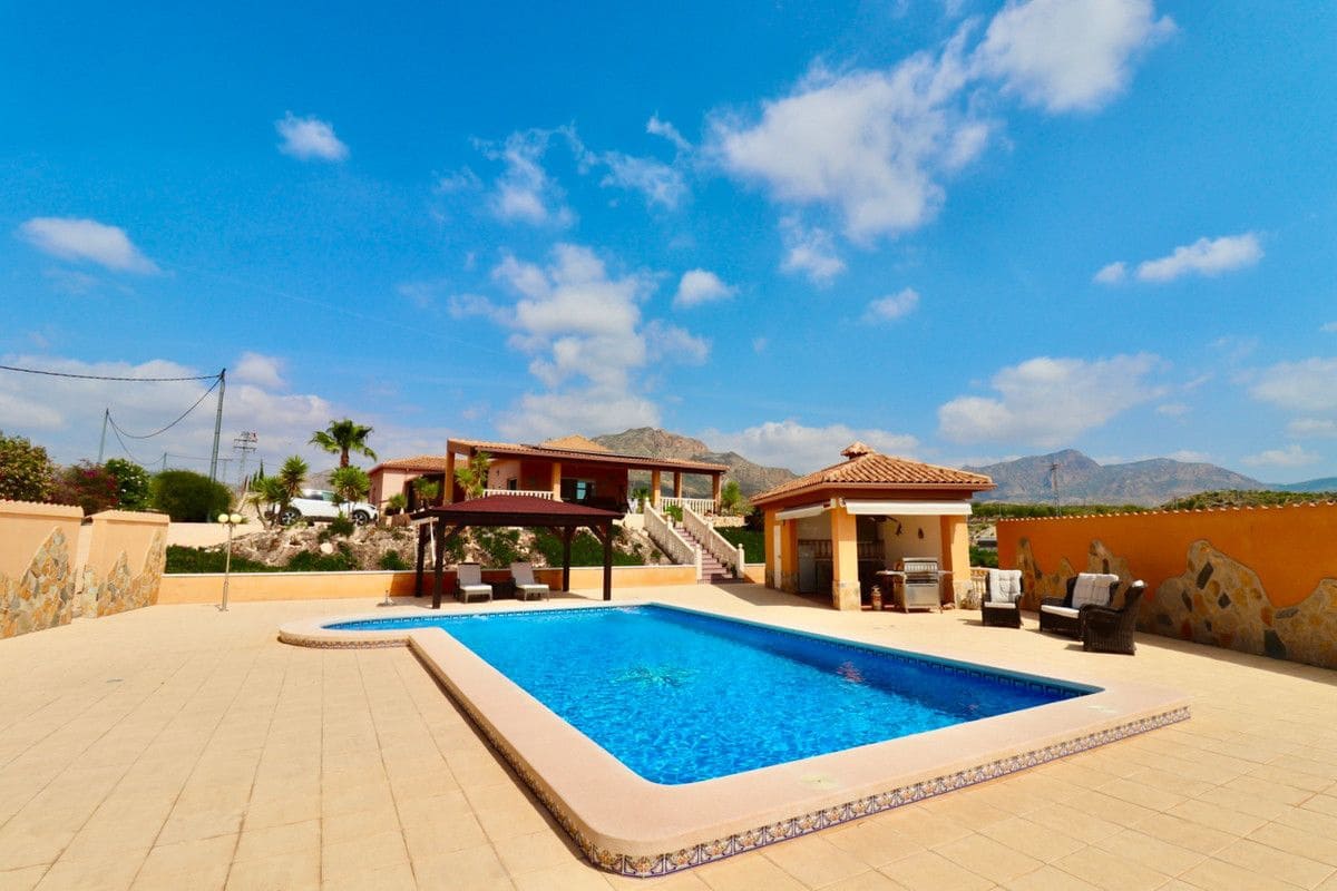 4 quarto Moradia para venda em Albatera com piscina - 540 000 € (Ref: 10028737)