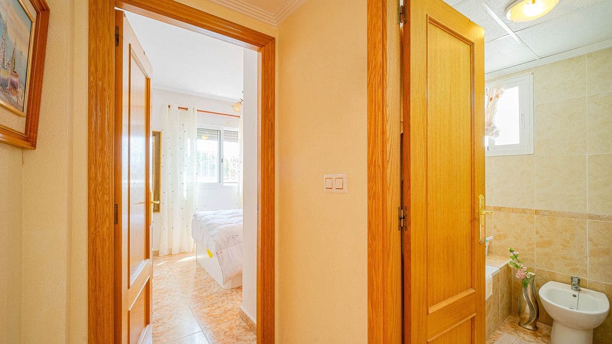 3 quarto Moradia Geminada para venda em Orihuela Costa - 265 000 € (Ref: 10028749)