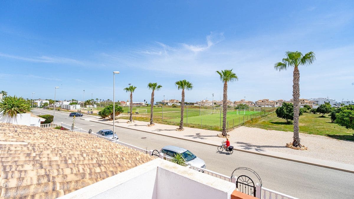 3 quarto Moradia Geminada para venda em Orihuela Costa - 265 000 € (Ref: 10028749)