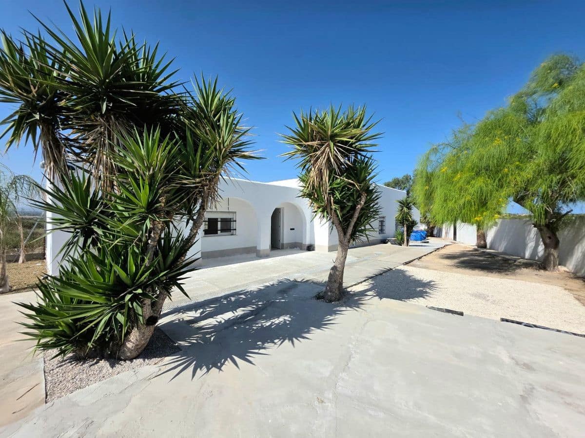 4 slaapkamer Finca/Landhuis te koop in Formentera del Segura - € 305.000 (Ref: 10028753)