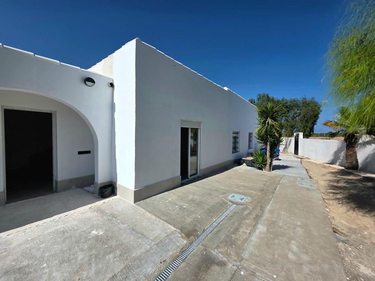 4 slaapkamer Finca/Landhuis te koop in Formentera del Segura - € 305.000 (Ref: 10028753)