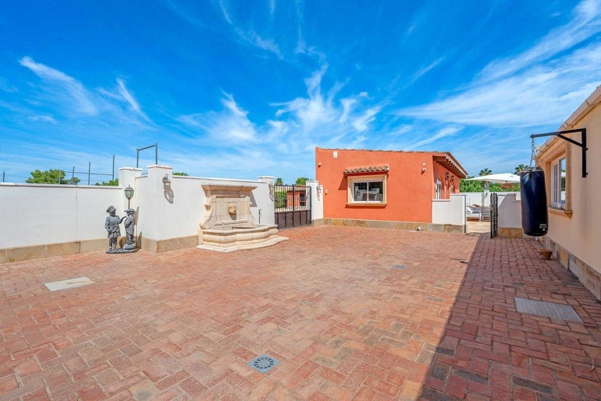 6 slaapkamer Finca/Landhuis te koop in Almoradi met zwembad - € 595.000 (Ref: 10028754)