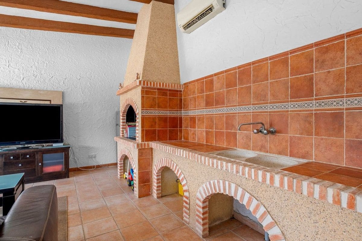 6 slaapkamer Finca/Landhuis te koop in Almoradi met zwembad - € 595.000 (Ref: 10028754)