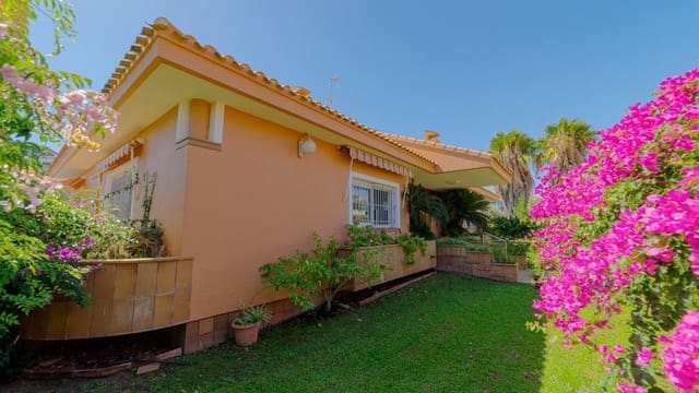 7 bedroom Villa for sale in Campoamor, Orihuela - € 1,650,000 (Ref: 10028756)