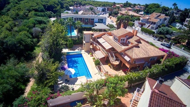 7 bedroom Villa for sale in Campoamor, Orihuela - € 1,650,000 (Ref: 10028756)