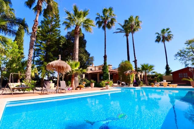 Chalet de 6 habitaciones en Almoradí en venta con piscina - 599.000 € (Ref: 10028761)