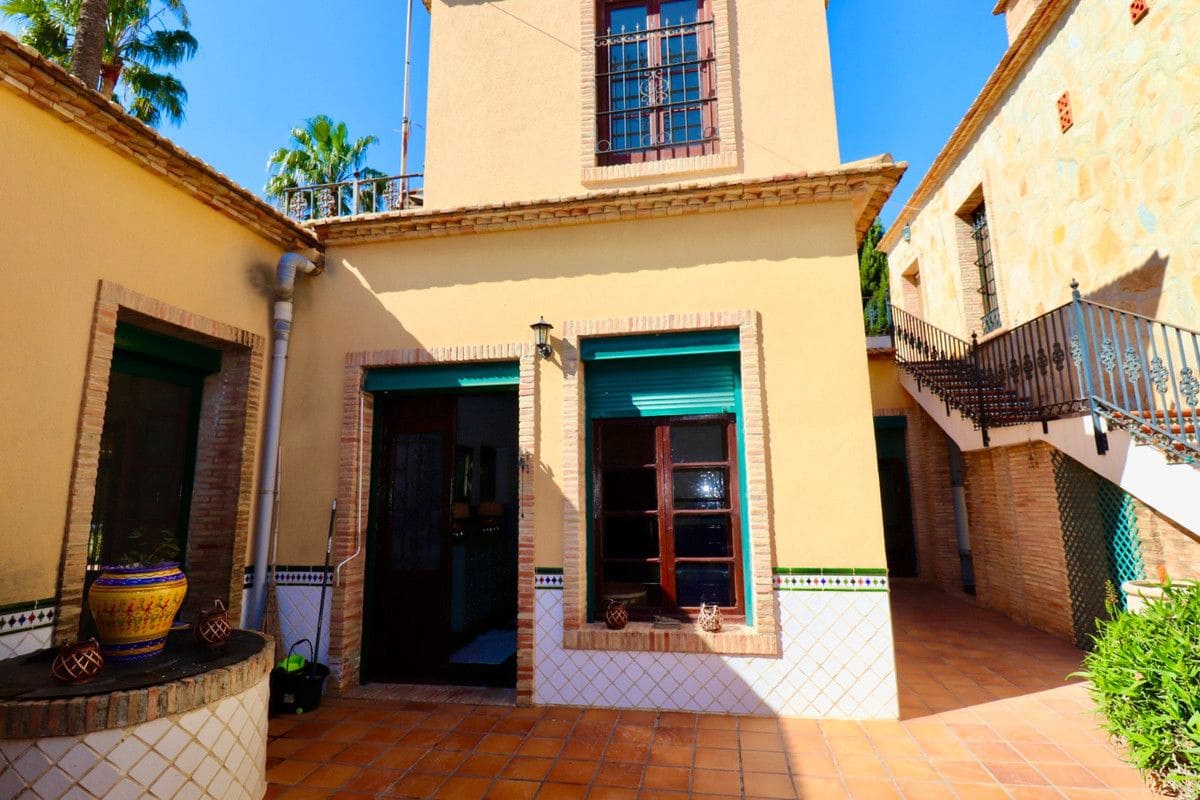 6 chambre Villa/Maison à vendre à Almoradi avec piscine - 599 000 € (Ref: 10028761)