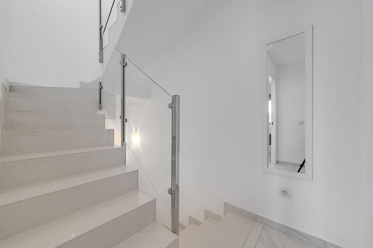 3 slaapkamer Villa te koop in Orihuela Costa met zwembad - € 325.000 (Ref: 10028764)