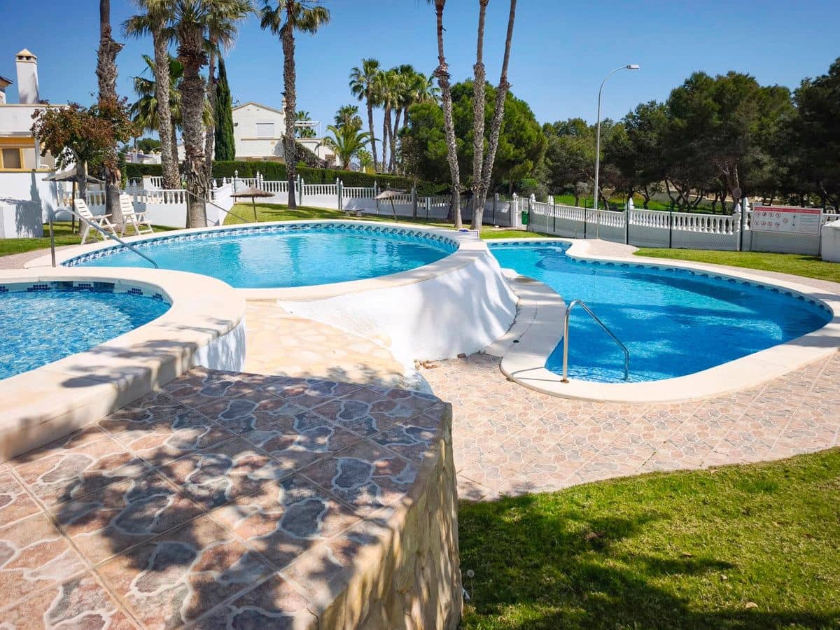 2 bedroom Terraced Villa for sale in Orihuela Costa with pool - € 215,000 (Ref: 10028765)