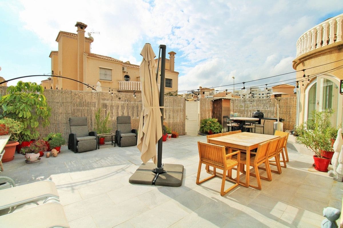 2 quarto Moradia Geminada para venda em Orihuela Costa - 279 900 € (Ref: 10028779)