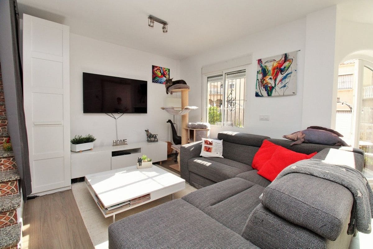 2 quarto Moradia Geminada para venda em Orihuela Costa - 279 900 € (Ref: 10028779)