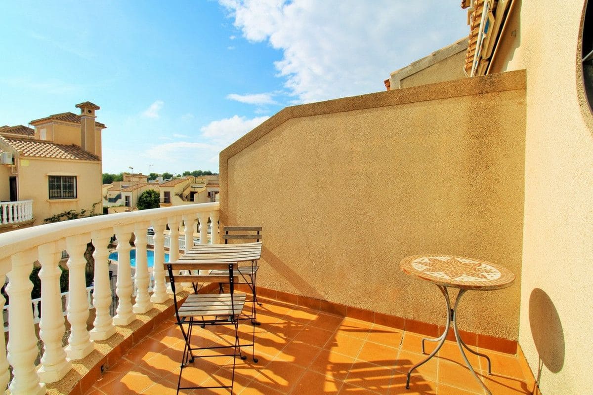 2 quarto Moradia Geminada para venda em Orihuela Costa - 279 900 € (Ref: 10028779)