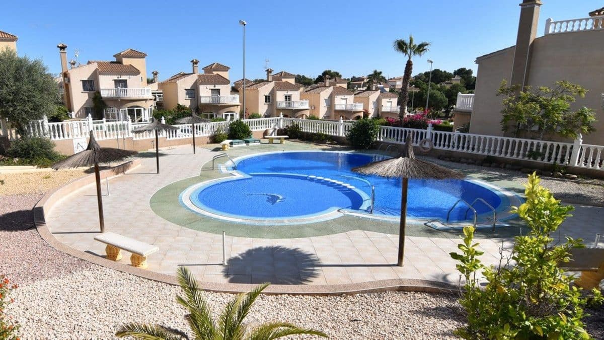 2 quarto Moradia Geminada para venda em Orihuela Costa - 279 900 € (Ref: 10028779)
