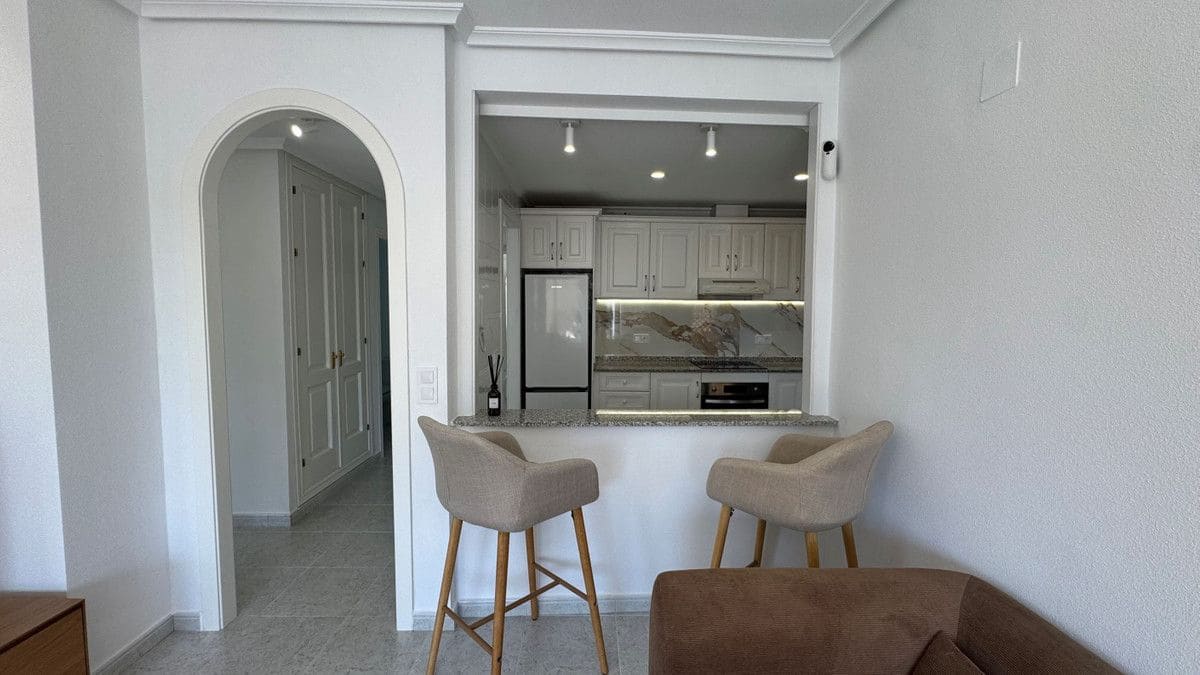 2 soveværelse Lejlighed til salg i Orihuela Costa - € 220.000 (Ref: 10028783)
