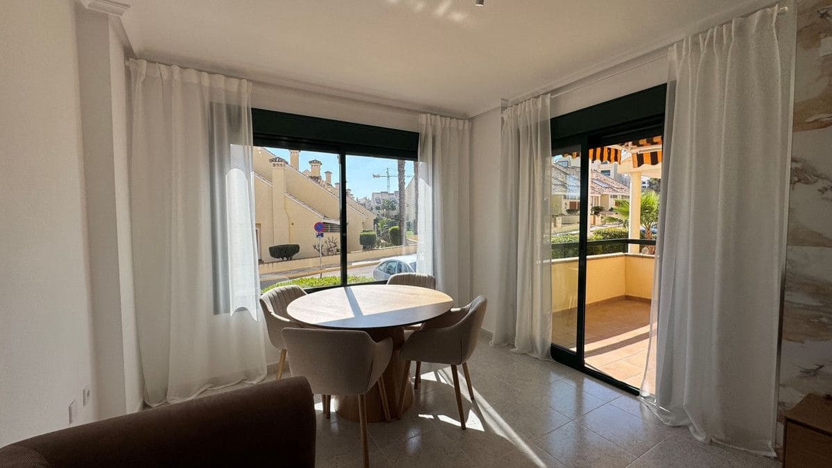 2 soveværelse Lejlighed til salg i Orihuela Costa - € 220.000 (Ref: 10028783)