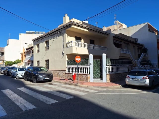 5 sovrum Radhus till salu i Centro, Torrevieja - 319 500 € (Ref: 10028822)