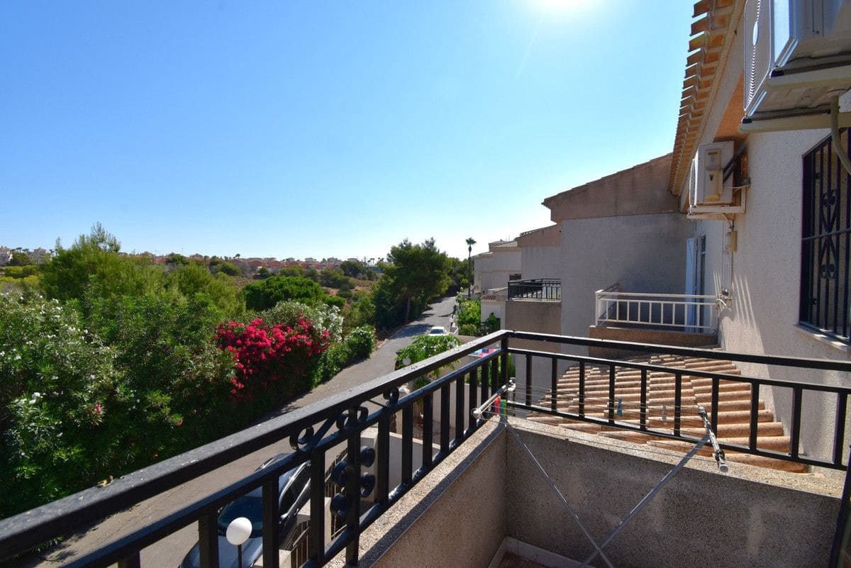 4 sypialnia Dom na sprzedaż w Playa Flamenca z basenem - 290 000 € (Ref: 10028826)
